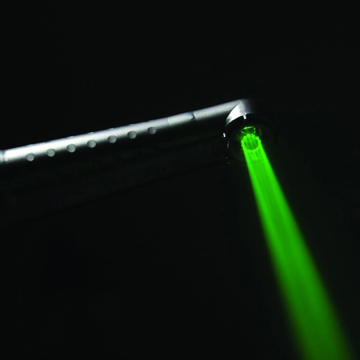 X-Runner-SX02-Green-Beam-e1734561104884