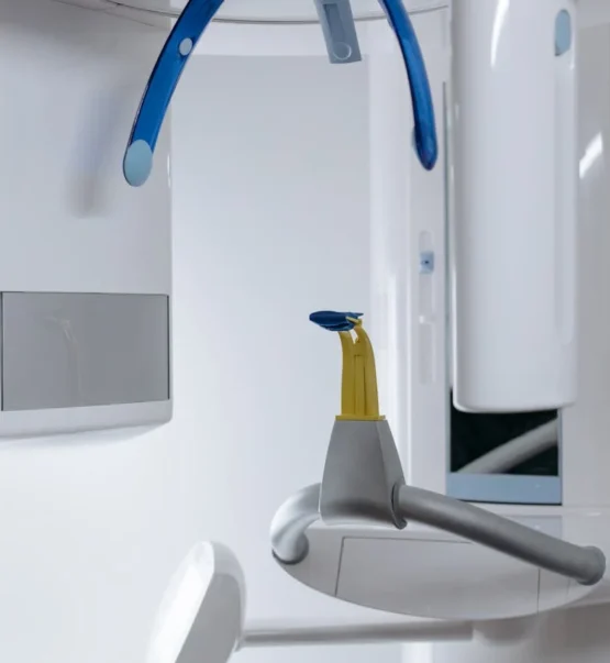 Digital dental X-ray machine used for low-radiation imaging